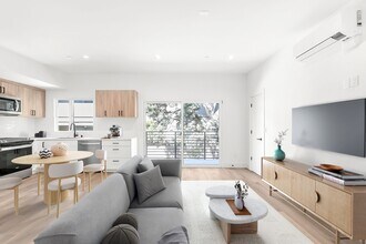 914 7th Street in Santa Monica, CA - Building Photo - Building Photo