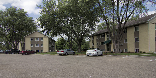 10039 Lyndale Ave S in Bloomington, MN - Building Photo - Building Photo