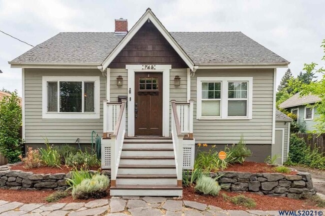 property at 745 16th St NE