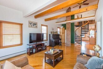 551 Washington St in Carlstadt, NJ - Building Photo - Building Photo