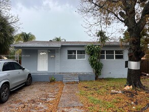 1726 NW 9th Ave in Fort Lauderdale, FL - Foto de edificio - Building Photo