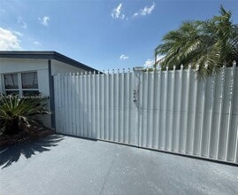 11525 SW 47th Terrace in Miami, FL - Building Photo - Building Photo