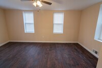 5138 Gainor Rd photo'