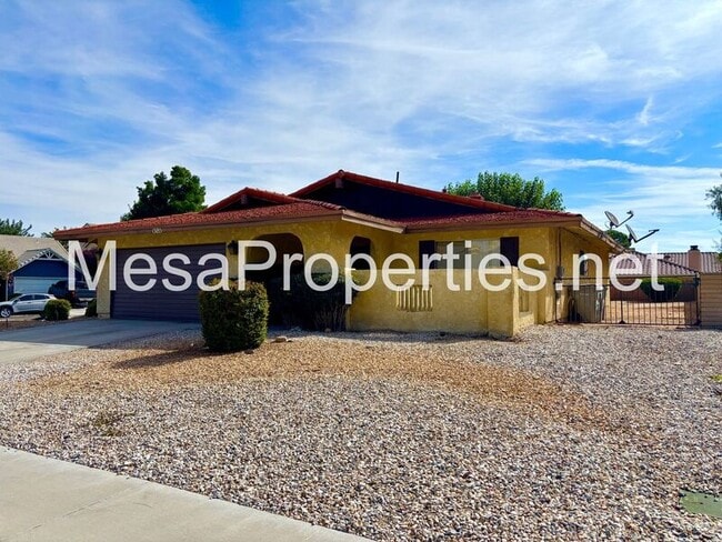 13185 Rolling Ridge Dr in Victorville, CA - Building Photo - Building Photo