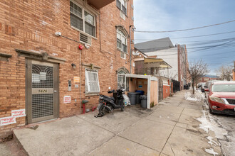 5626 Van Cleef St in Corona, NY - Building Photo - Building Photo