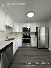 40 Lexington St in Dover, NH - Building Photo - Building Photo