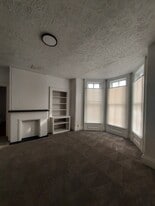 240 W Main St in Newark, OH - Building Photo