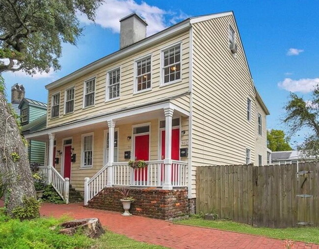 516 1/2 E Jones St in Savannah, GA - Foto de edificio - Building Photo