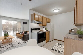 Uptown Estates in Minneapolis, MN - Foto de edificio - Building Photo