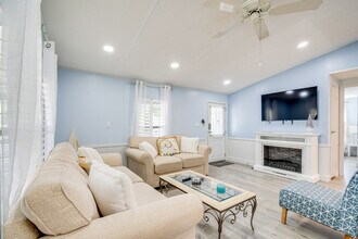 1224 Dustin Dr in Lady Lake, FL - Building Photo - Building Photo