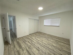 44 NW 44th St in Miami, FL - Building Photo - Building Photo