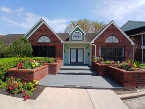 Raintree Apartments in Lake Jackson, TX - Foto de edificio - Building Photo