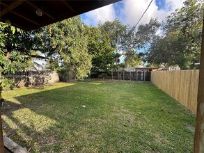 742 NW 50th St in Miami, FL - Building Photo - Building Photo