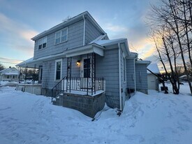 704 W 21st St in Lorain, OH - Building Photo