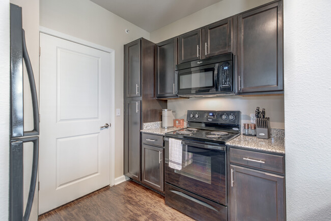 24631 E Applewood Dr-Unit -23201 in Aurora, CO - Building Photo - Building Photo