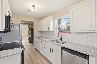 1785 McDonald Ln in New Albany, IN - Building Photo - Building Photo