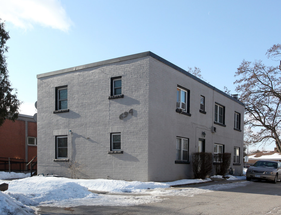 694 Brant St in Burlington, ON - Building Photo