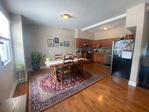 49 E Butler Ave, Unit 3B in Ambler, PA - Foto de edificio - Building Photo