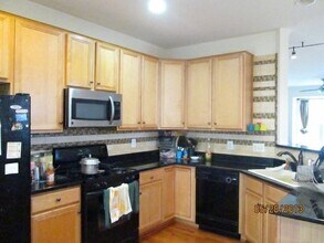 512 Twintree Ter NE in Leesburg, VA - Building Photo - Building Photo