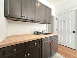 140 3rd St, Unit 2 in Newburgh, NY - Foto de edificio - Building Photo