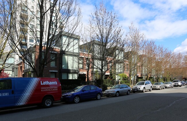 1409-1481 W 7th Ave