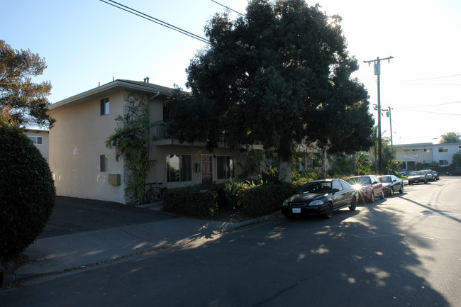 6591 Cordoba Rd in Goleta, CA - Foto de edificio - Building Photo