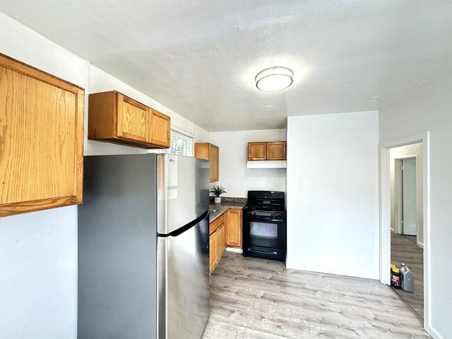1323 83rd Ave in Oakland, CA - Building Photo - Building Photo