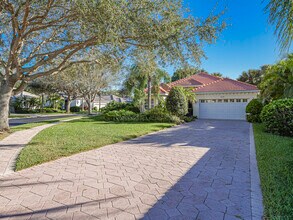 978 Island Club Square in Vero Beach, FL - Building Photo - Building Photo