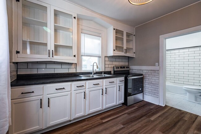property at 1919 Wood St