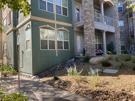 38 E Serene Ave in Las Vegas, NV - Building Photo