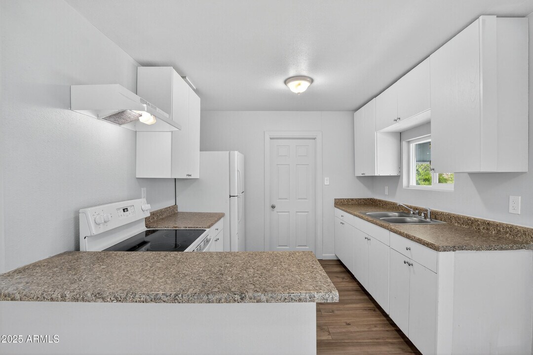 1410 S 24th Ave in Phoenix, AZ - Building Photo