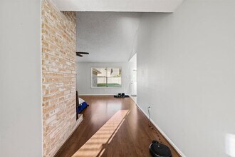 2815 Edgewood Dr in Sugar Land, TX - Building Photo - Building Photo
