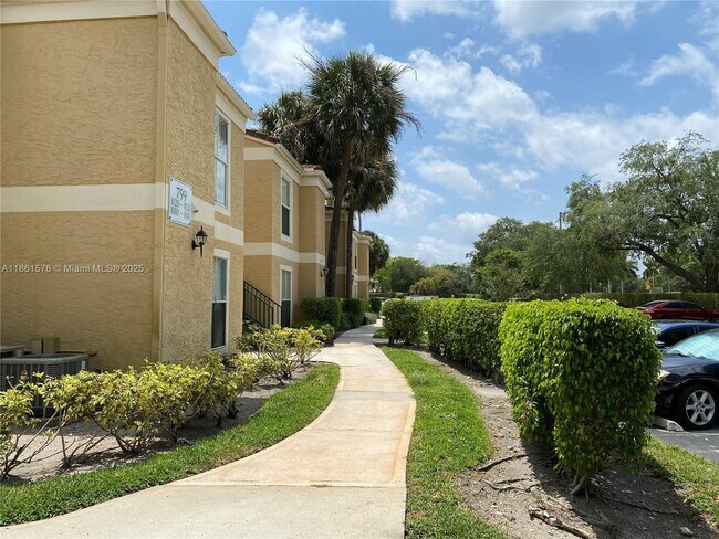 property at 977 Riverside Dr