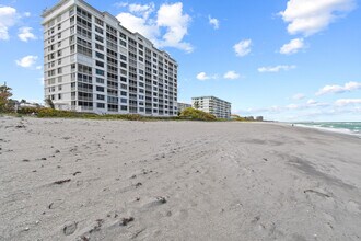 840 Ocean Dr in Juno Beach, FL - Foto de edificio - Building Photo