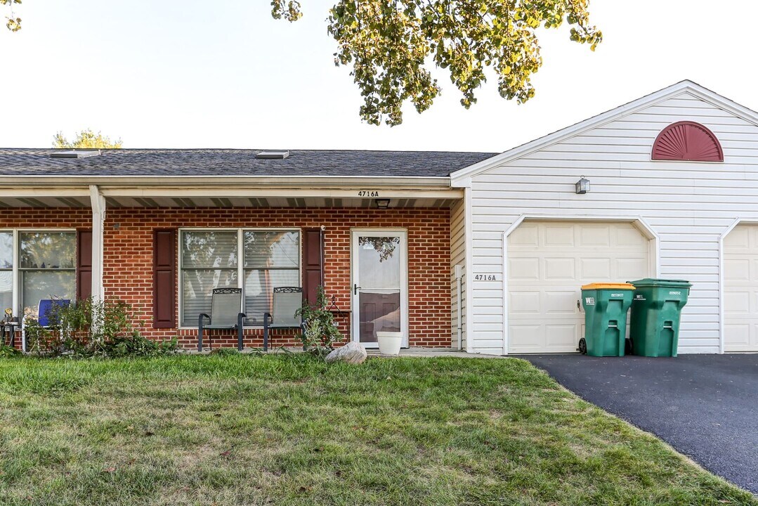 4716 Charles Rd in Mechanicsburg, PA - Building Photo