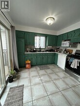 8351 Kingston Cres in Windsor, ON - Building Photo - Building Photo