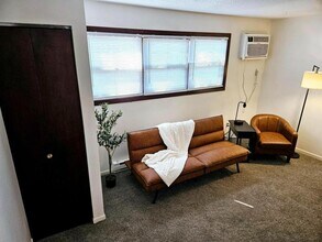 309 W Washington Ave in Howard, SD - Building Photo - Building Photo