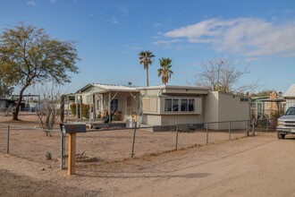 1022 N Main Dr in Apache Junction, AZ - Building Photo - Building Photo