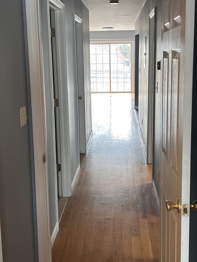 30 Mount Pleasant Ave, Unit 2nd Floor in Newark, NJ - Building Photo - Building Photo