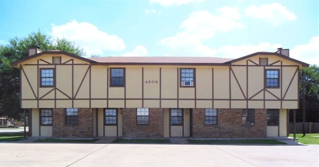 4808 Rainbow Cir