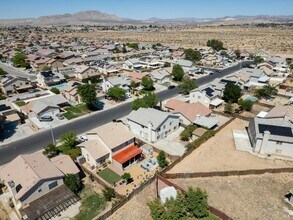 14383 Chamberlain Dr in Victorville, CA - Building Photo - Building Photo