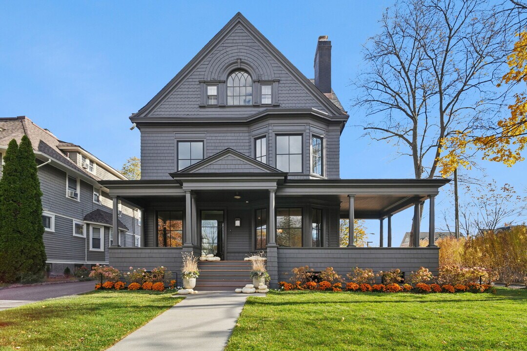 75 Midland Ave in Montclair, NJ - Building Photo