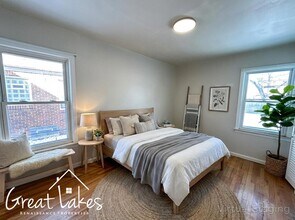 21034 Universal Ave in Eastpointe, MI - Foto de edificio - Building Photo