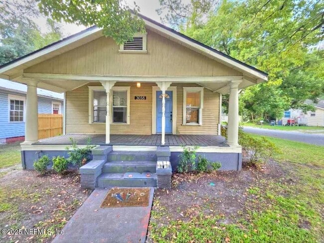 property at 3058 Phyllis St