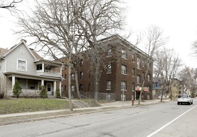 Sheba Apartments in Minneapolis, MN - Building Photo - Building Photo