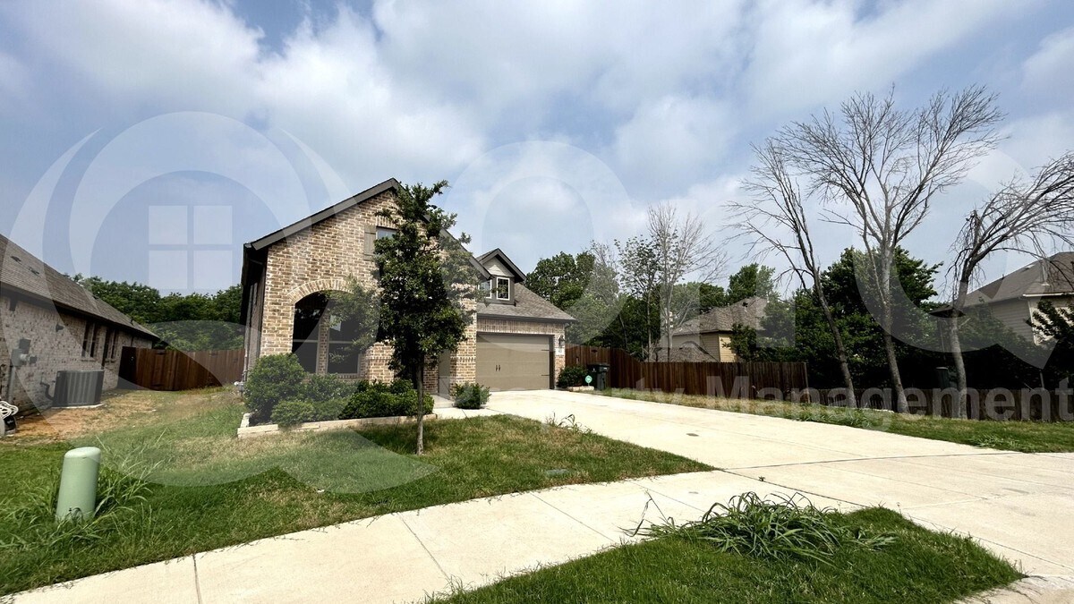 5521 Capilano Ct in Garland, TX - Building Photo