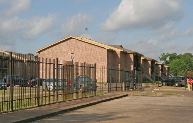 Tall Timber Apartments in Conroe, TX - Building Photo - Building Photo