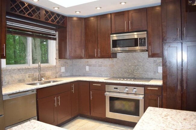 property at 13 Pinter Ln