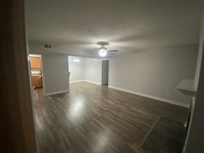 448 Deerwood St, Unit 9G in Columbia, SC - Foto de edificio - Building Photo