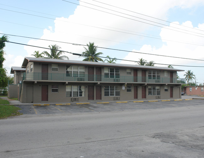 844 NW 11th Ave in Fort Lauderdale, FL - Building Photo - Building Photo